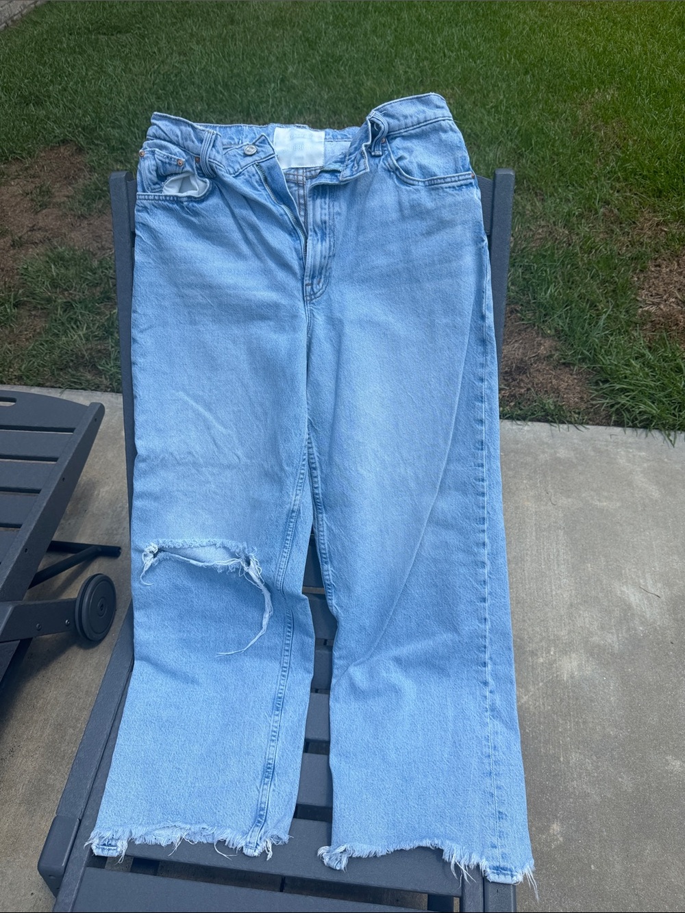 MOTHER Light Wash Boyfriend Jeans with Knee Rip
